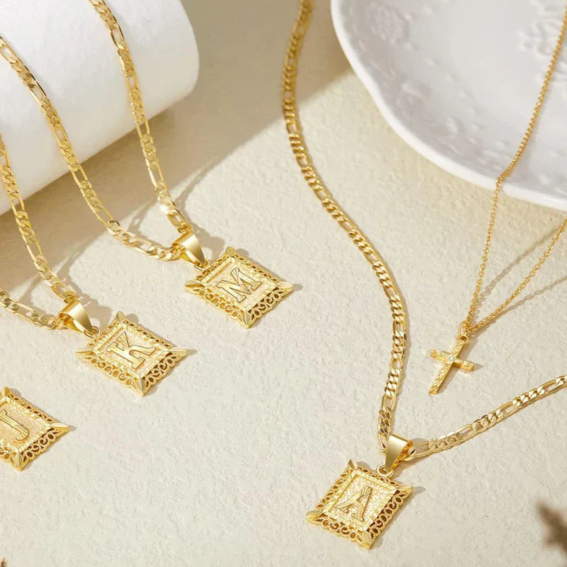 Set Collana Croce con Iniziale | Oro